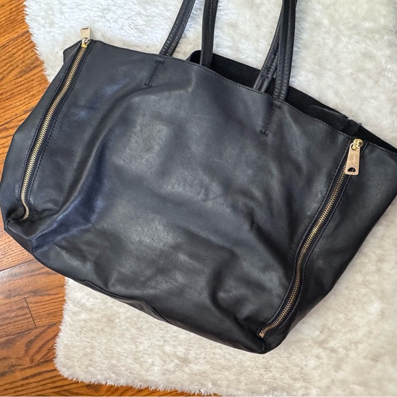 Celine Horizontal Zipper Gusset Cabas Black Lambskin Leather Totes Handbag - Picture 9 of 14